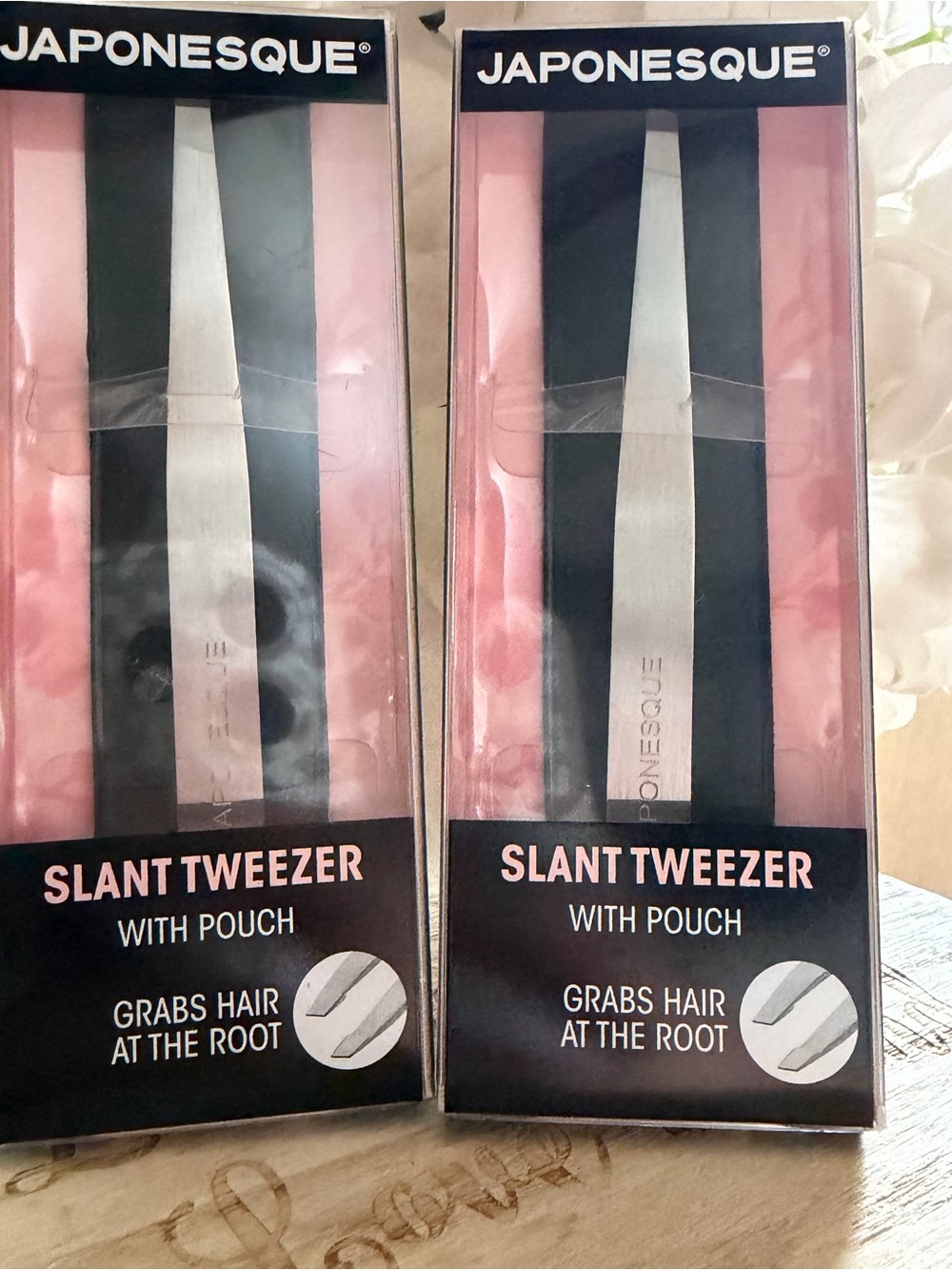 JAPONESQUE Slant Tweezer with pouch for Precise Hair Removal lot of 2